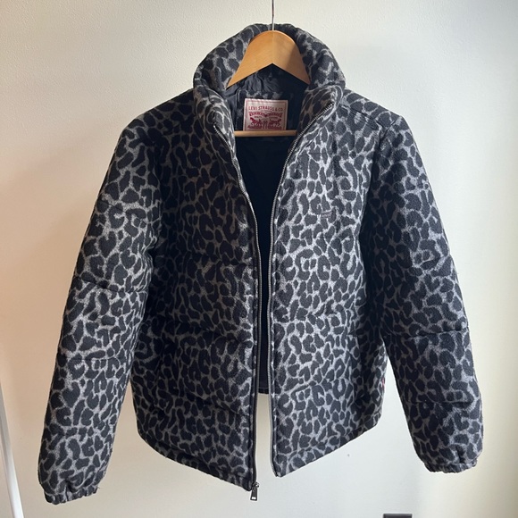 Levi’s cheetah print puffer,bomber jacket. Super warm. - Picture 2 of 4